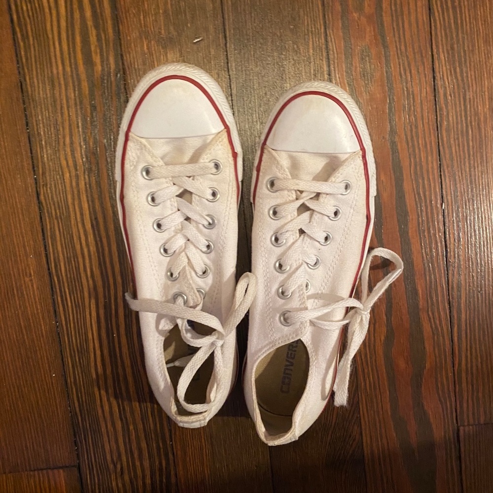 White converse women’s 9